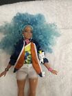 Barbie Extra Puppe kurvig lockig blau Haar Power Ohrringe Fanny Pack Jacke Katze