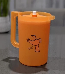 Tupperware FRIDA KALO Classic Druckknopf Krug 2 Liter orange   - Bild 1 von 4