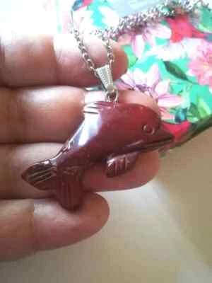 COLLANA DELFINO IN ARGENTO CON CIONDOLO DIASPRO ROSSO NATURALE SCOLPITO A MANO - Immagine 1 di 4