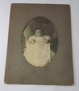 CABINET CARD PHOTOGRAPH PHOTO BABY IN CHRISTENING GOWN ON A FUR RUG SCRANTON PA - Picture 1 of 2