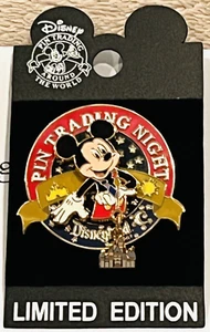 Disney Pin Mickey Mouse 3D CASTLE 2006 Dangle DLR PIN TRADING NIGHT 71192 - Picture 1 of 5