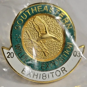 Prendedor de solapa 2003 expositor exposición vida silvestre sureste esmalte tono dorado de colección - Imagen 1 de 3