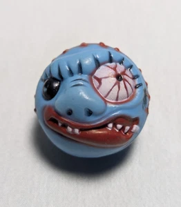 Madballs KO Monster Head 800 plástico duro azul años 80 vintage Knockoff NUEVO NOS - Imagen 1 de 5