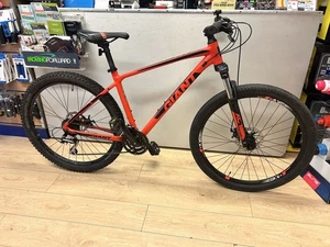 Gebrauchter Giant ATX 1 18" Rahmen 27,5" Laufräder Vorderradfeder orange/rot MTB Fahrrad - Bild 1 von 17