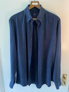 Hawes & Curtis Men’s Shirt – Navy – Size M – Weekend Collection – 100% Cotton - Picture 1 of 4