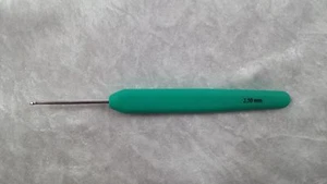Knit Pro Waves Crochet Hook 2.50mm with Soft Grip Jade Green Handle 30903 - Picture 1 of 1