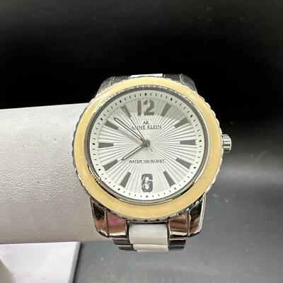 Leer Desc - Reloj Mujer Anne Klein Cara Grande Blanco/Tostado Tono Plata Batería Nueva Foto 1 de 4