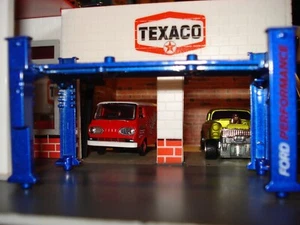 ELEVADOR DE SERVICIO AUTOMÁTICO PARA GASOLINERA O DEPÓSITO DE CHATARRA EDICIÓN LIMITADA 1/64 M2 - Imagen 1 de 14