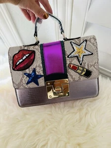 NWT Aldo Novelty Fun Sparkling Lip Lipstick Stars Top Handle Chain Crossbody Bag - Picture 1 of 13