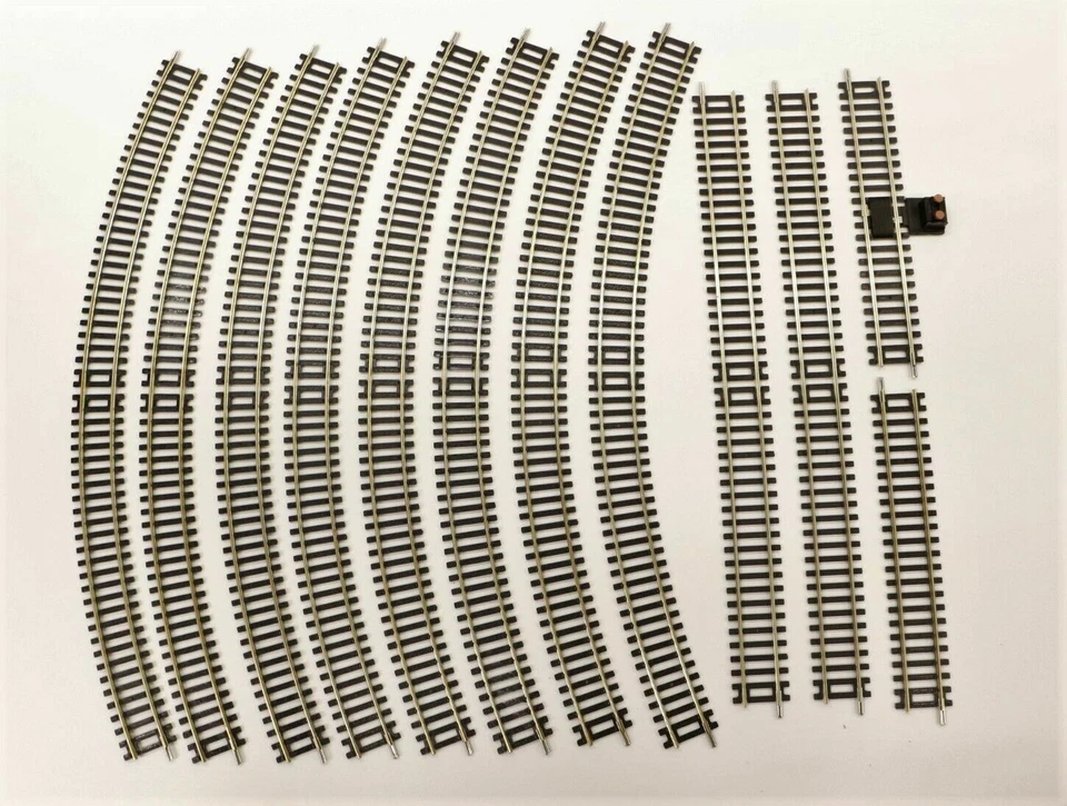 293TA Hornby HO tracciato ovale misure 149 cm. 12 pezzi