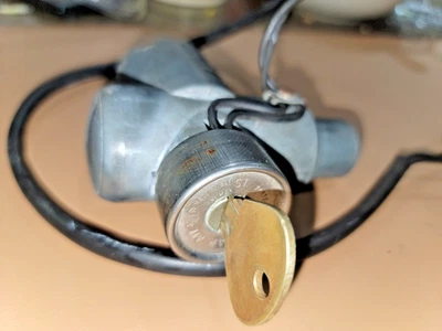 CERRADURA DE ENCENDIDO Y LLAVE ALFA ROMEO SPIDER para S2 Foto 1 de 4