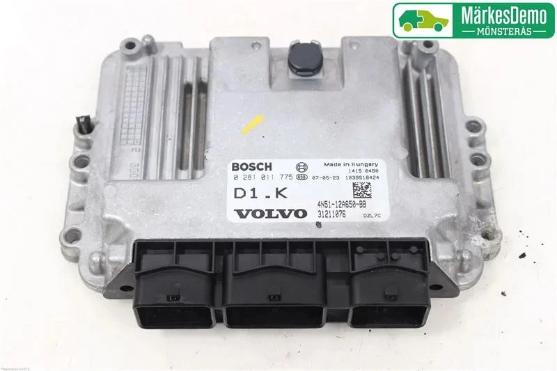 Centralina motore originale (ECU) VOLVO C30 (533) 2008 - Immagine 1 di 1