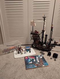 LEGO The LEGO Movie: MetalBeard's Sea Cow (70810) 99.99% Complete With Extras