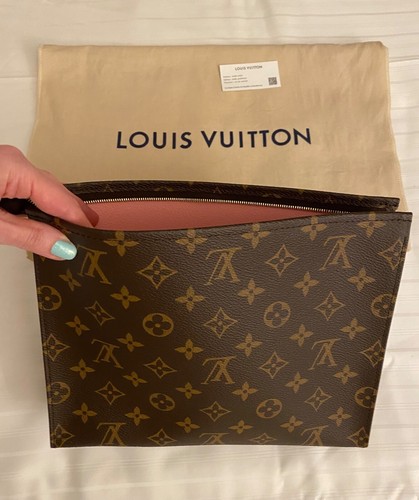 LOUIS VUITTON（LV） Louis Vuitton Toiletry 26 Pochette Nuovo Modello Astuccio Cosmetico Interno Rosa?