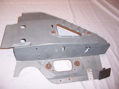 Chevy Berretta Buick Skylark Oldsmobil 1996-98 panel interior delantero derecho 22572474 nos Foto 1 de 3