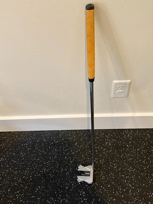 Tour Edge Exotics Wingman 702 Putter - 33 Inch - Excellent Condition - Image 1 of 4
