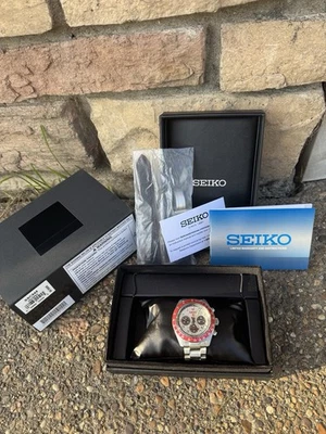 Seiko Prospex Speedtimer SS Solar Chronograph White Dial Watch SSC945 Foto 1 de 4