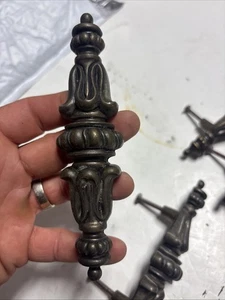 7 maniglie per ante armadio vintage decorate cassetti estraibili art deco recupero - Foto 1 di 9