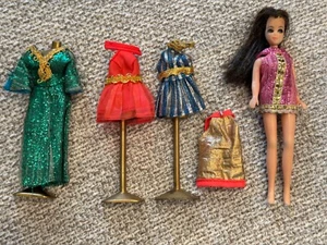 Vintage 1970's Topper Angie Doll with Mannequins and Dresses - Bild 1 von 17