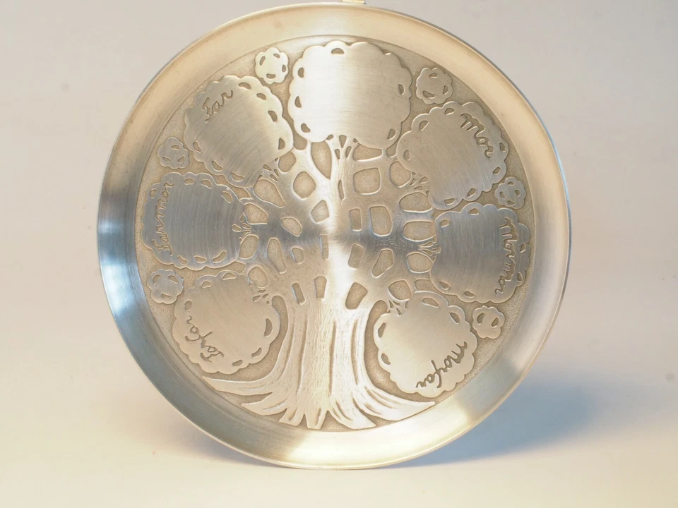 EIK PEWTER PLATE, MADE IN NORWAY 6-1/2" PLACE FOR ENGRAVING FOR FAMILY-TREE  - Image 1 of 2