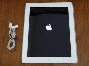 Apple iPad 2nd Gen Model A1395 9.7" 16 GB WiFi White/Silver Tablet Factory Reset - Picture 1 of 20