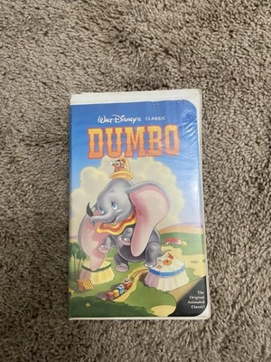 Vintage Walt Disney Classic Dumbo VHS Tape Animated Movie White Clamshell 1994 — 第 1/4 张图片