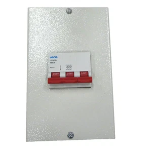100 Amp Isolator Switch with Enclosure Triple Pole 100A Metal Clad 3 Phase New - Picture 1 of 11
