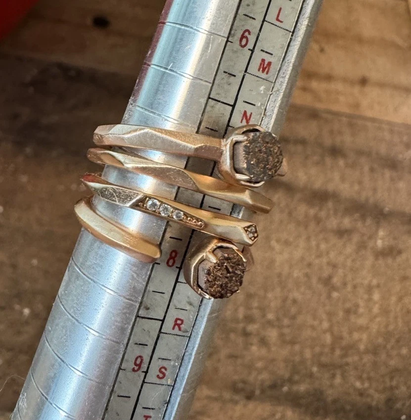 Juego de 3 anillos apilables Kendra Scott Warren talla 8 enchapados en oro rosa marrón Drusy Foto 1 de 4