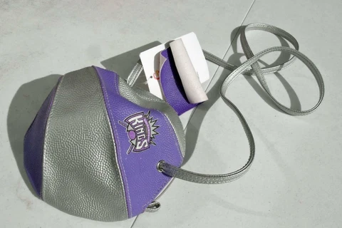 SACRAMENTO KINGS MINI BASKETBALL CROSS BODY PURSE BAG NEW Cover