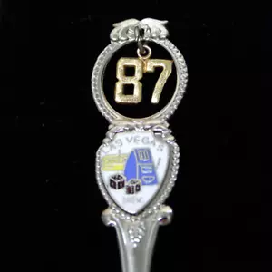 Cuchara de recuerdo de viaje vintage de LAS VEGAS Nevada EE. UU. incrustación esmaltada y encanto 1987 - Imagen 1 de 6