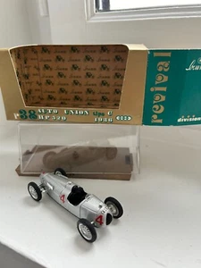 BRUMM ORO VOITURE AUTO UNION TIPO C HP 520 DE 1936 N°38 1/43 TBE EN BOITE - Foto 1 di 4