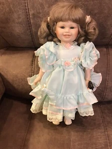 Muñeca Brinns porcelana 14" pelo castaño y ojos azules 1994 - Imagen 1 de 9