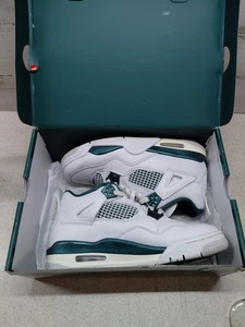 Nike Air Jordan 4 retrò bianche verde ossidato taglia 6,5 anni FQ8213-103 - Foto 1 di 12