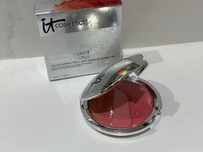 It Cosmetics CC+ Radiance Anti-Aging Ombrè Blush Coral Flush - Must Have - Image 1 of 4