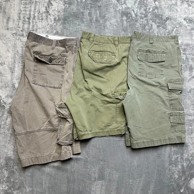 Lot of 3 Roundtree & Yorke Cargo Shorts Men’s Size 48 Green Gray Shorts (PC) - Image 1 of 4