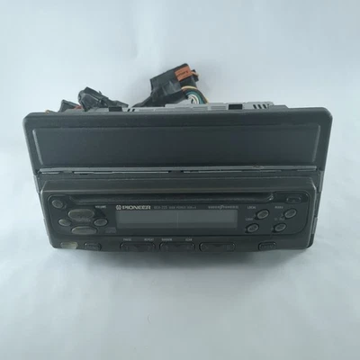 Pioneer DEH-225 UNTESTED Car Radio 4 Parts - Small Crack on Screen - GREAT PRICE - Image 1 of 4