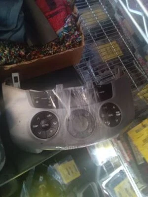 Control de temperatura automático limitado para Toyota RAV4 2006-2008  Foto 1 de 2