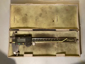 Mitutoyo Absolute Digimatic Caliper - Picture 1 of 5