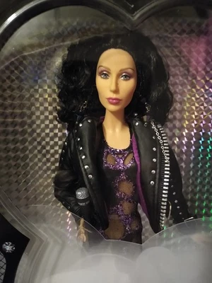 Muñeca Barbie 2007 Cher Bob Mackie Turn Back Time años 80 etiqueta negra en caja original Foto 1 de 4