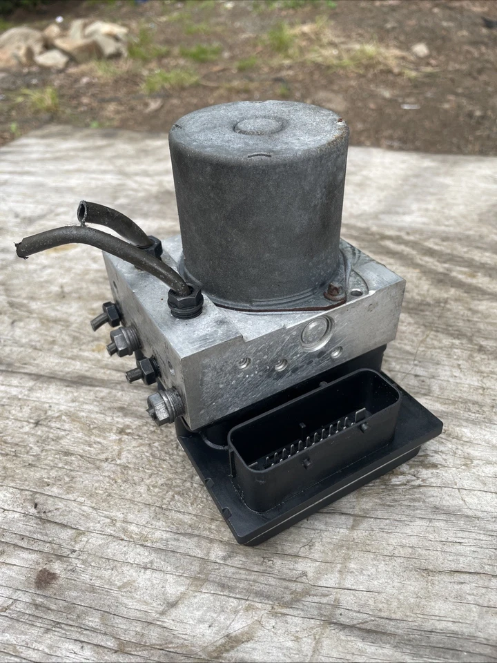 2006 BMW 550i Anti Lock Brake ABS Pump 3451 6774848-01 - Image 1 of 4