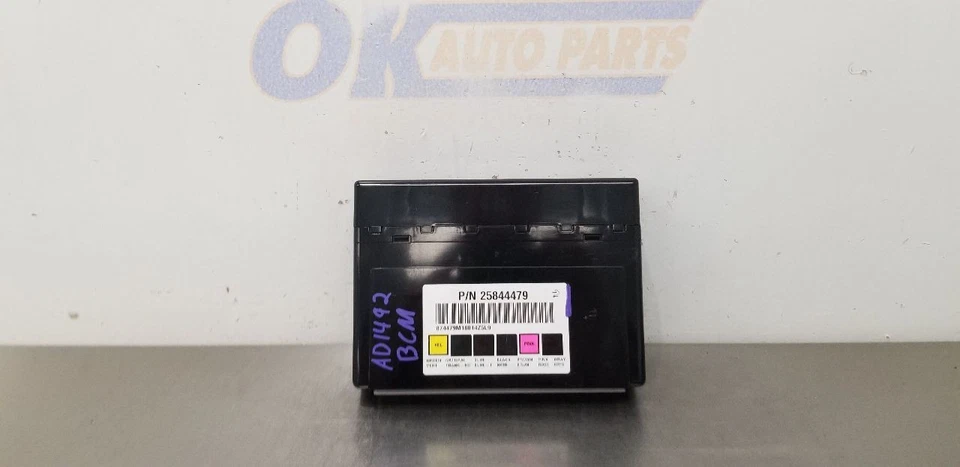 08 MÓDULO DE CONTROL DE CARROCERÍA CHEVY SILVERADO 3500 BCM 25844479 Foto 1 de 4