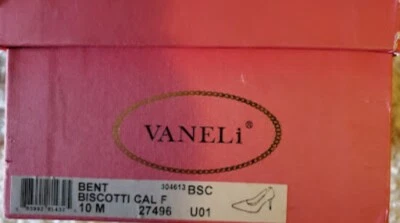 Nuevos zapatos de salón de pantorrilla con punta doblada VANELi, para mujer talla 10 M, nude precio de venta sugerido por el fabricante 140 USD Foto 1 de 4