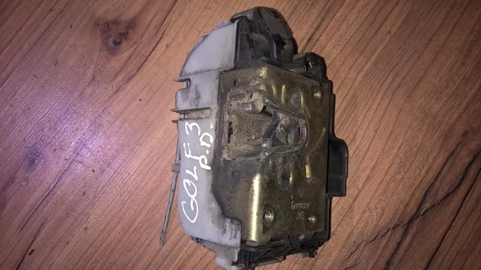Mecanismo de bloqueo de puerta delantero derecho Volkswagen Golf 1995 1h1837 #87232-66 Foto 1 de 1