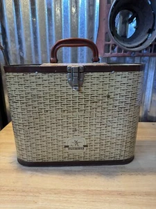 vintage metal picnic pail Gotham Sportster fishing creel bag litho 14.5” wide - Picture 1 of 8