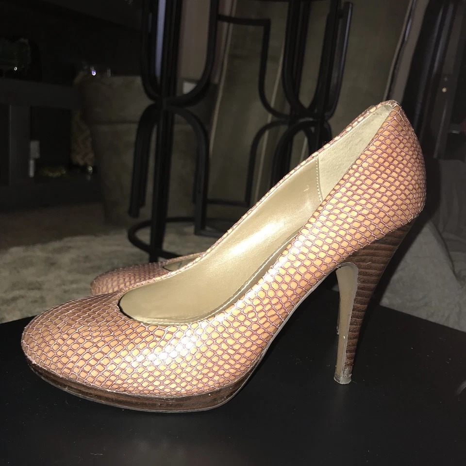 Fergie круглый носок легкий платформе каблук искусственная змея 7,5 розовый Ish - Изображение 1 из 4