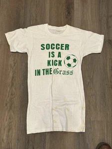 Camiseta vintage de fútbol es una patada en la hierba para hombre pequeña - Imagen 1 de 4