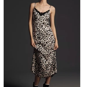 BY ANTHROPOLOGIE Neu mit Etikett V-Ausschnitt hinten offen Spitze Satin Slip Midikleid schwarz/weiße Punkte M - Bild 1 von 10