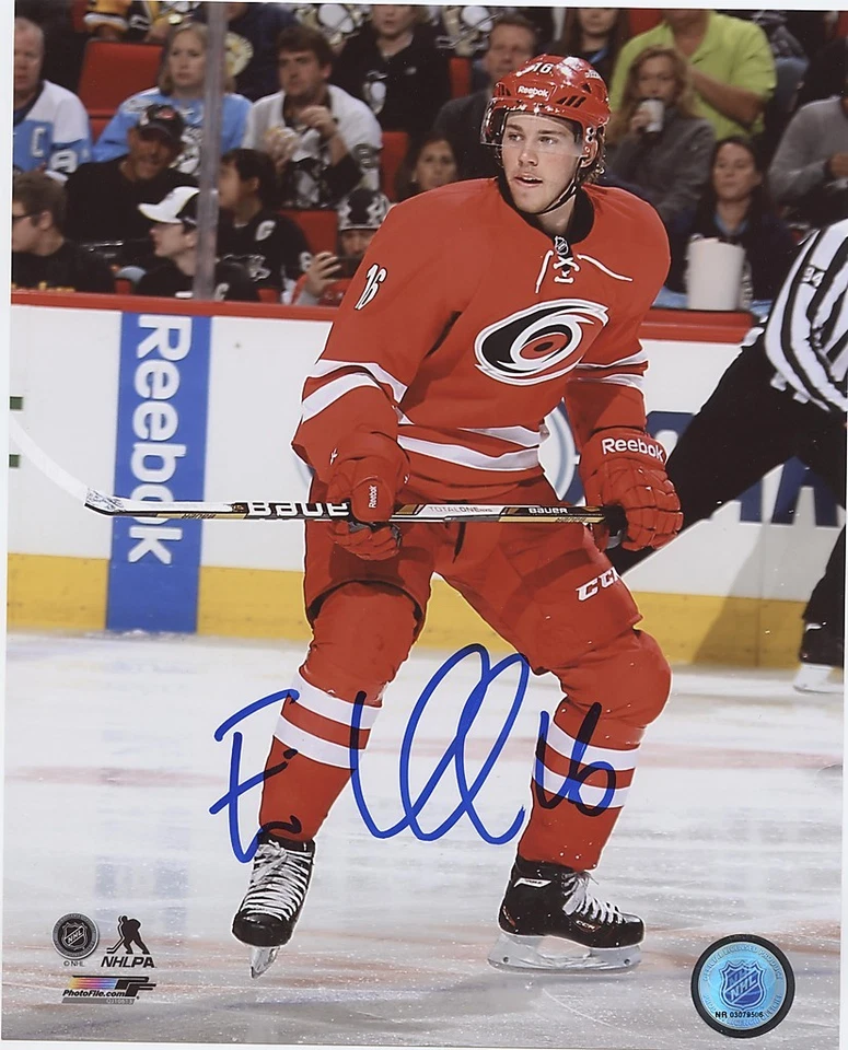 FOTO FIRMADA 8"x10" por ELIAS LINDHOLM CAROLINA HURACANES CON CERTIFICADO DE AUTENTICIDAD Foto 1 de 1