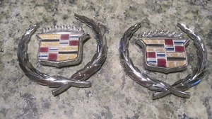 1994 1995 1996 97 Cadillac DeVille Roof Pillar Wreath Emblem Badge OEM Decent - Picture 1 of 3