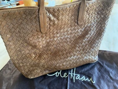 Bolso de Mano Cole Haan Para Mujer de Cuero Tejido TAN + Bolso Antipolvo Foto 1 de 4